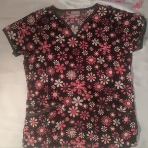 Willow Brook women's scrubs top Medium black, pink and white floral